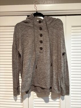 Cable & Gauge Heather Green Button-Front Knit Top